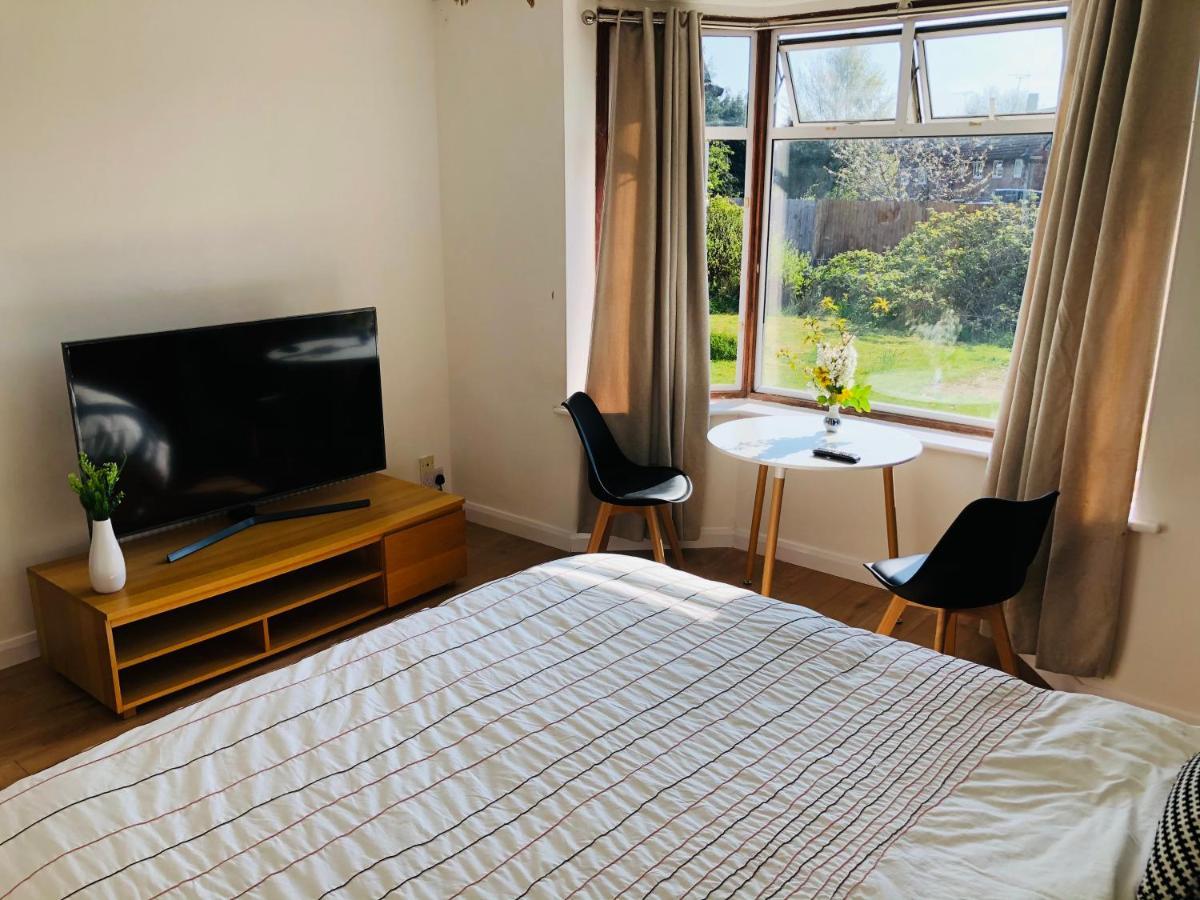 Appartement Amazing Quiet Garden House Near London Luton Airport Extérieur photo