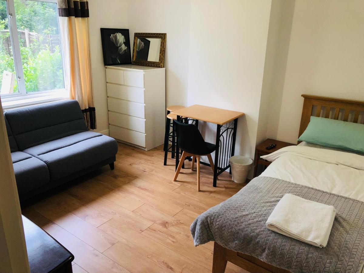 Appartement Amazing Quiet Garden House Near London Luton Airport Extérieur photo