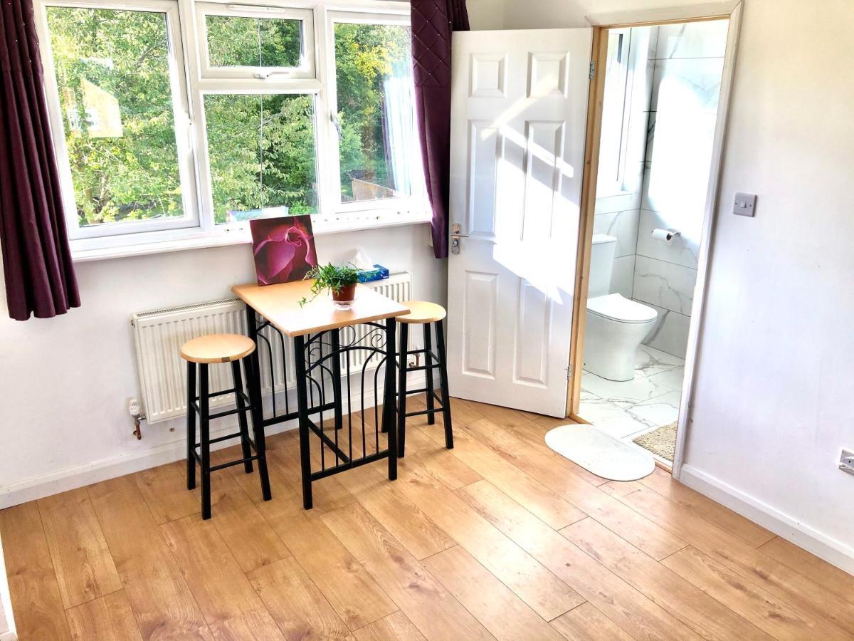 Appartement Amazing Quiet Garden House Near London Luton Airport Extérieur photo
